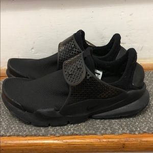 Nike sock dart sneakers
